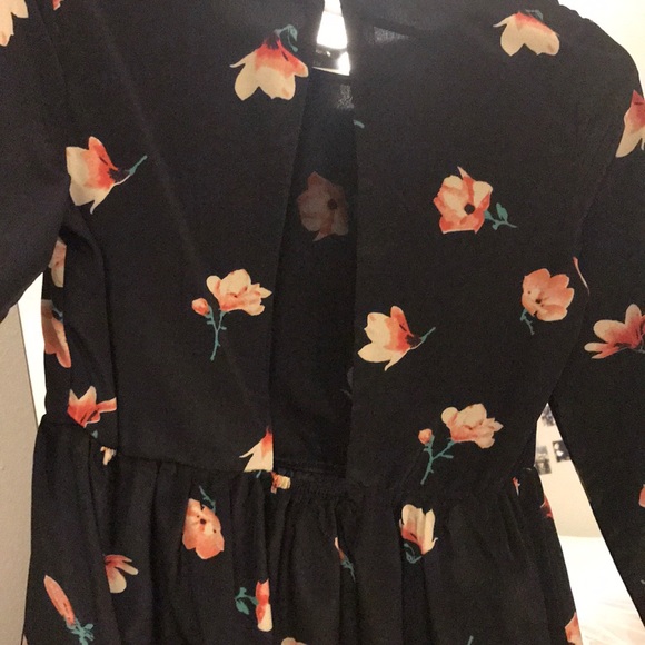 Floral top - Picture 4 of 4